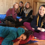 Die Hausdamen der Zelthütte