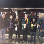 Unser Friedenslicht eingerahmt von zwei schicken Handtaschen