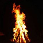 Am Abend in den ruhigen Stunden am Lagerfeuer zu sitzen, ist immer wieder was Schönes