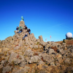 Fliegerdenkmal mit Radom und Steinis